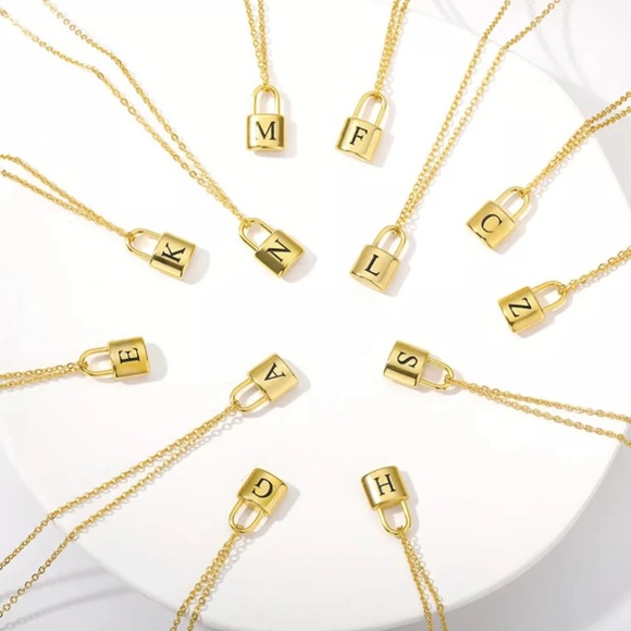 18k Personolized Initial Padlock Necklace Name Lock Pendant - Picture 4 of 5